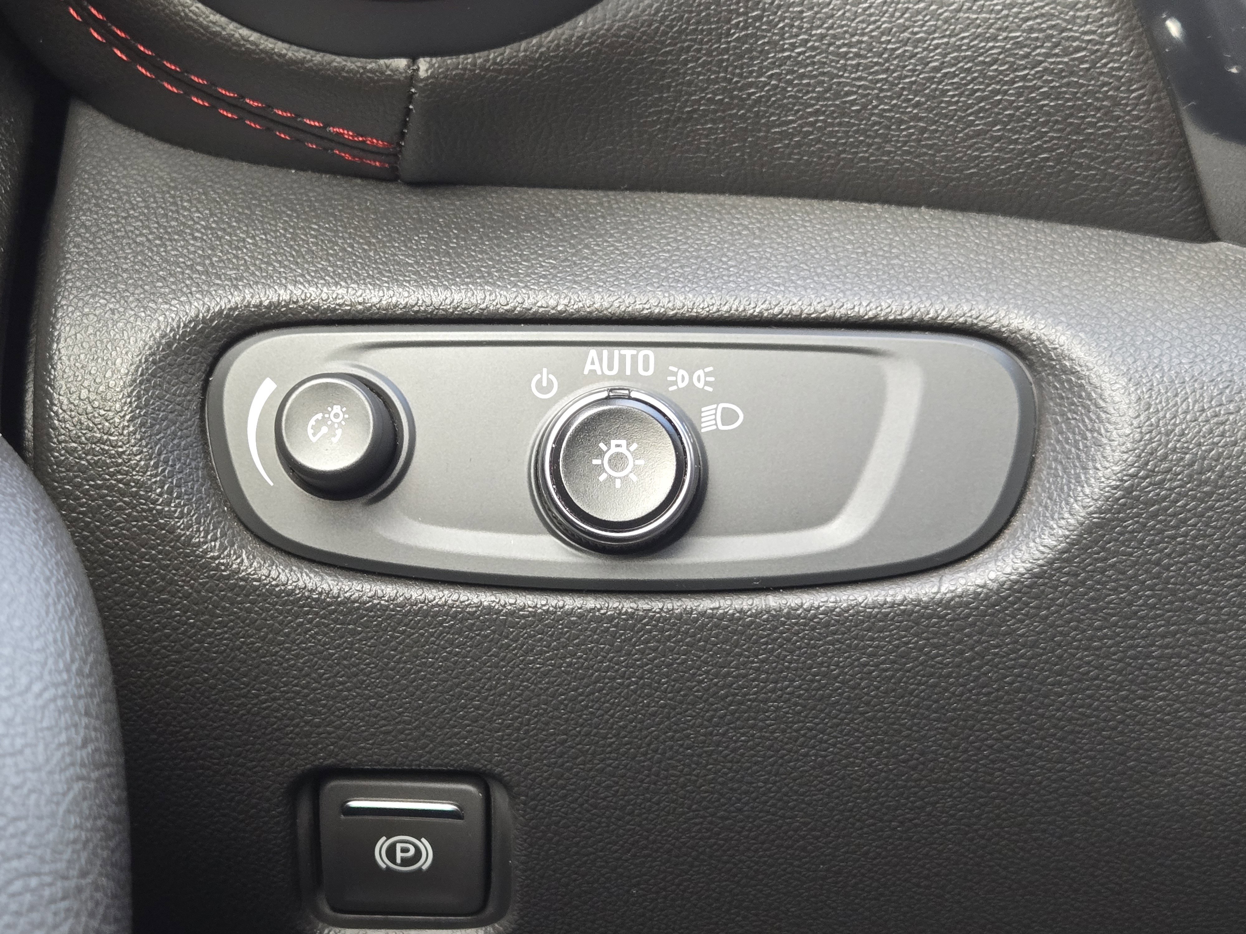 Used 2021 Chevrolet Blazer RS w/ Enhanced Convenience Package image 24