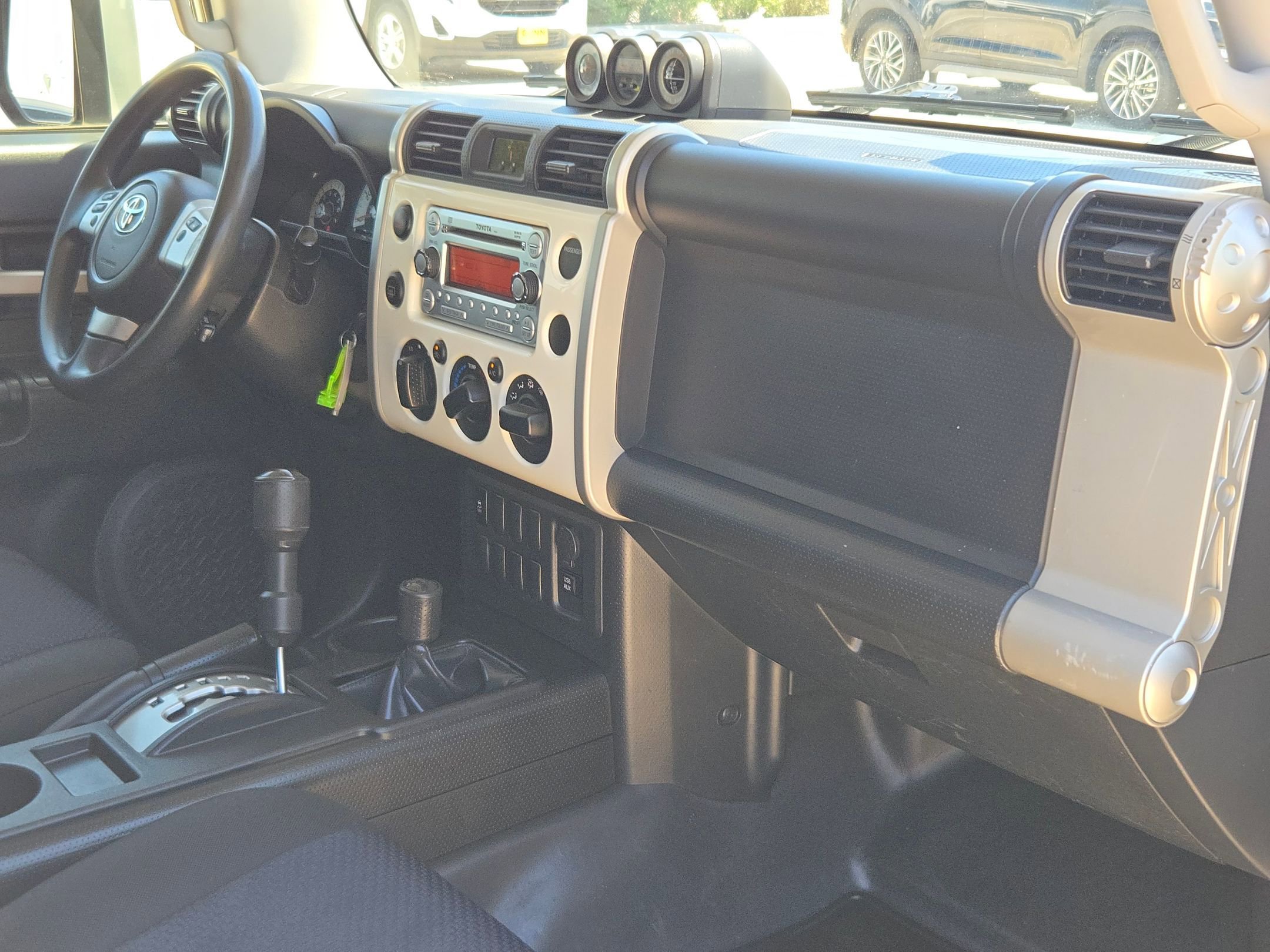 Used 2014 Toyota FJ Cruiser 4WD w/ Convenience Package image 31