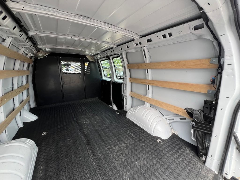 Used 2025 Chevrolet Express 2500 w/ Driver Convenience Package RWD image 20