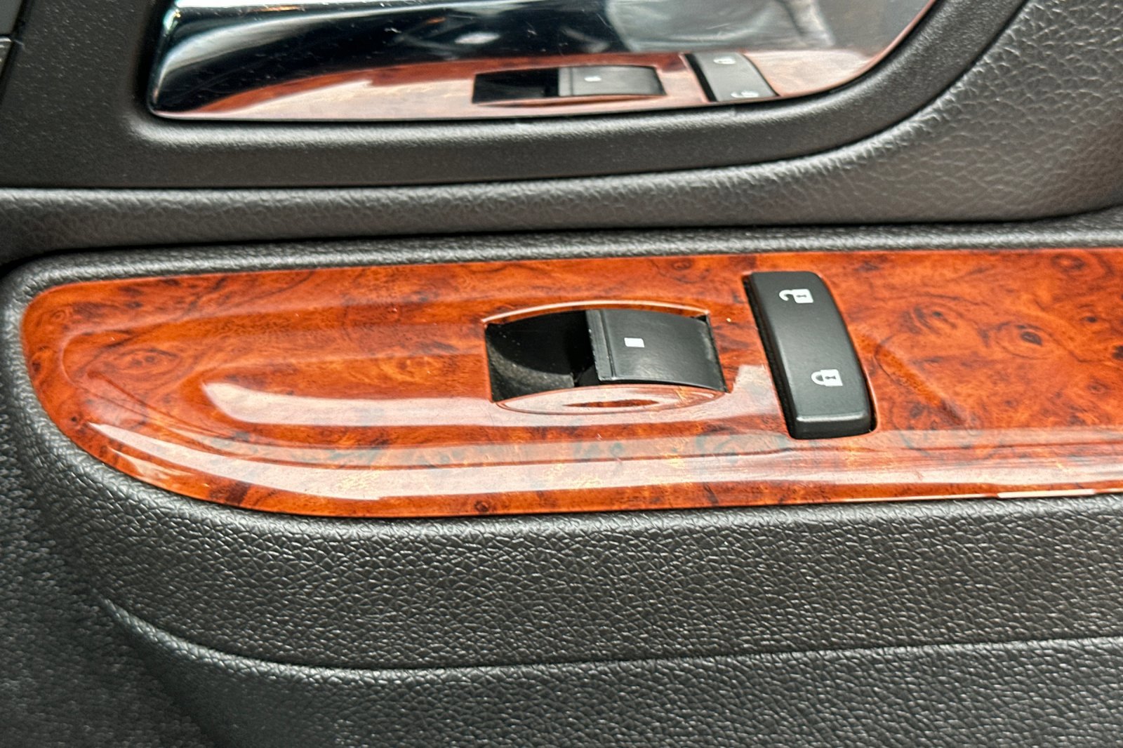 Used 2014 GMC Sierra 3500 SLT w/ SLT Convenience Package image 21