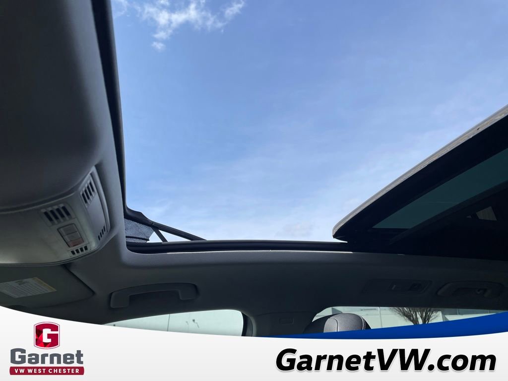 Certified 2023 Volkswagen Tiguan SE w/ Panoramic Sunroof Package image 26