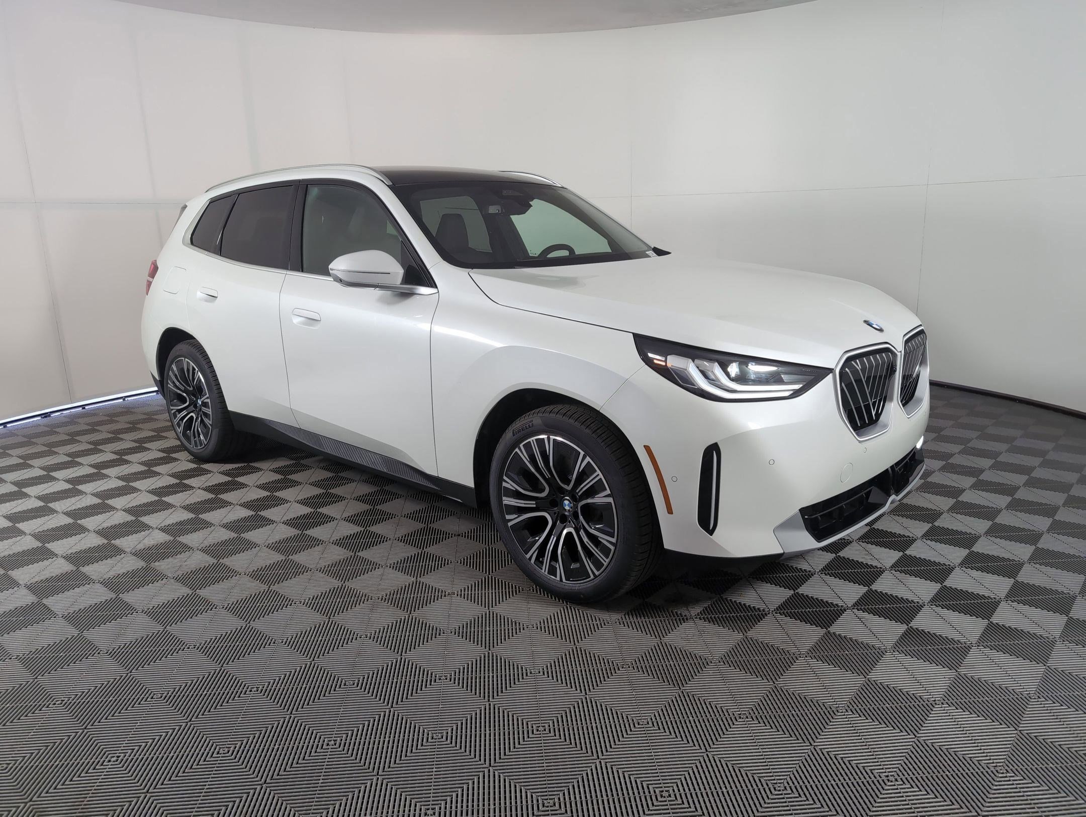 Used 2025 BMW X3 xDrive30i w/ Premium Package image 6