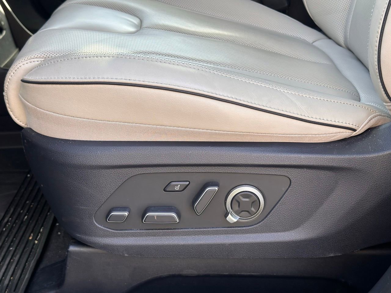 Used 2024 Hyundai Palisade Calligraphy image 30