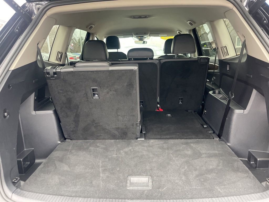 Used 2025 Volkswagen Atlas SE image 25