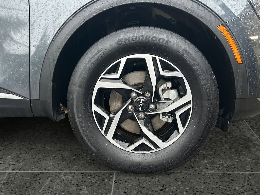 Used 2024 Kia Sportage LX image 9