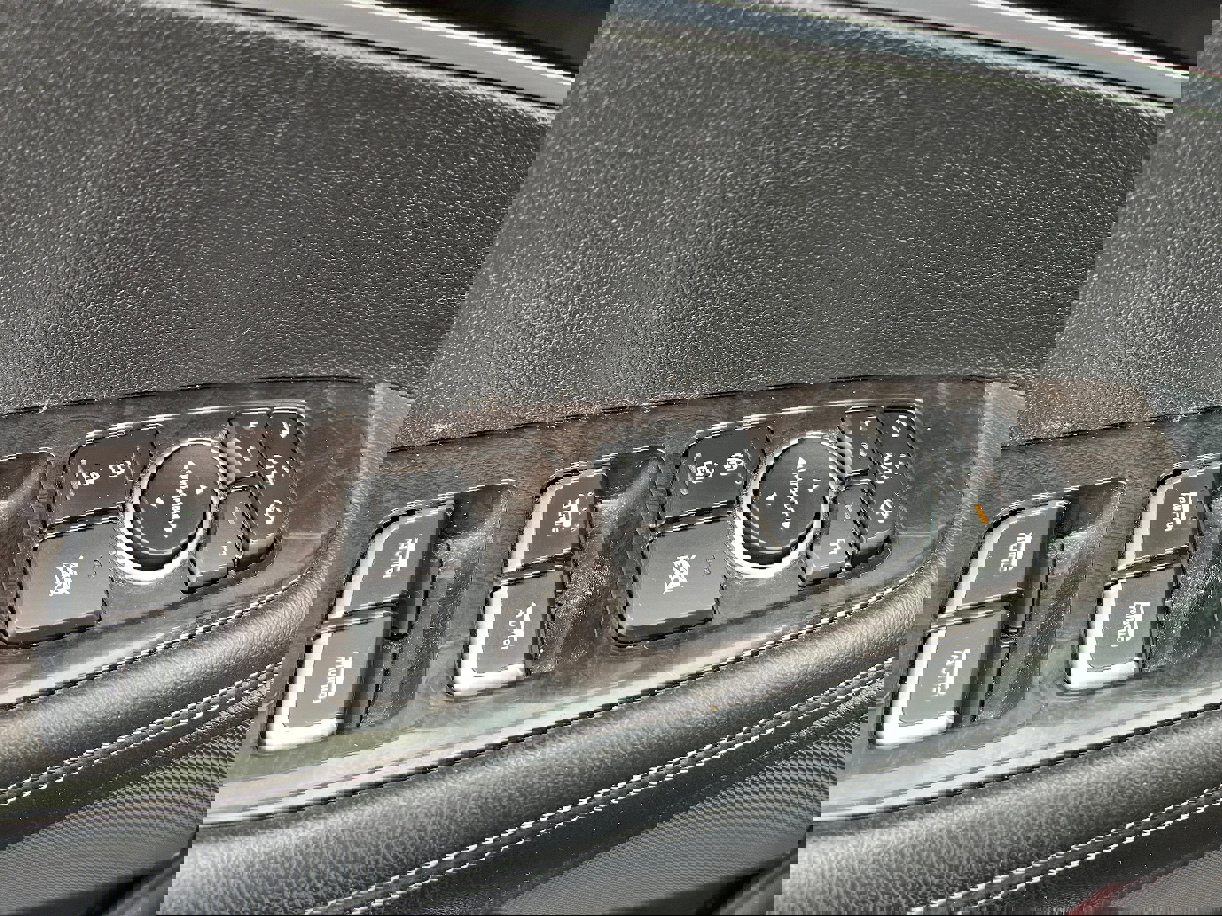 Used 2017 Kia Sorento EX w/ EX Advanced Touring Package image 24