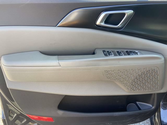 New 2025 Kia Carnival FWD image 11
