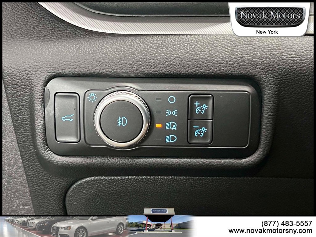 Used 2022 Ford Explorer XLT w/ Equipment Group 202A image 23