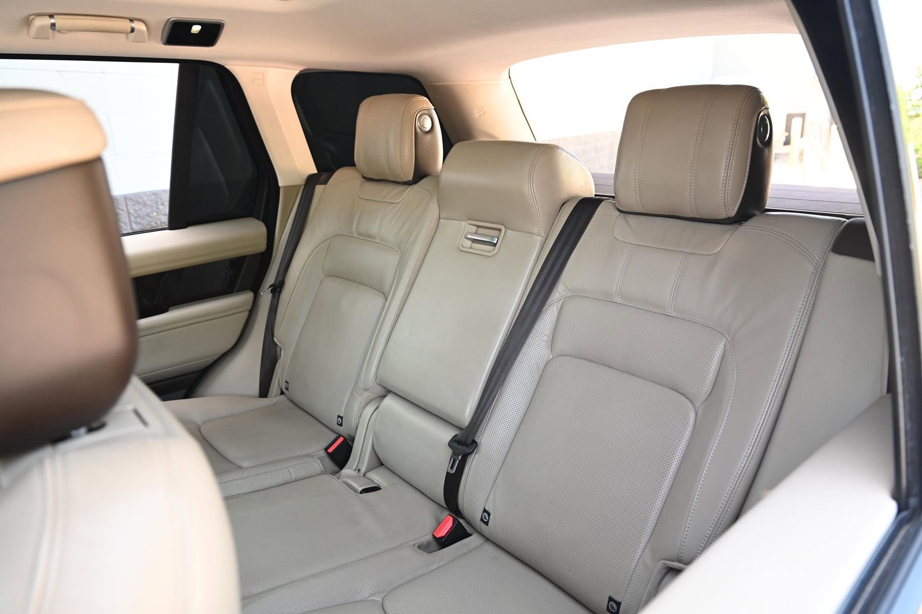 Used 2018 Land Rover Range Rover HSE AWD/4WD image 12
