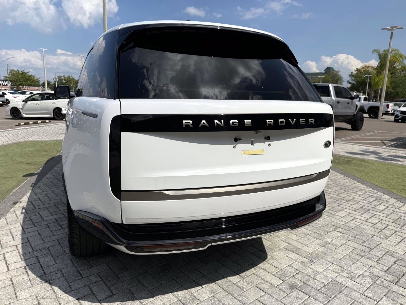 Used 2023 Land Rover Range Rover SE AWD/4WD image 10