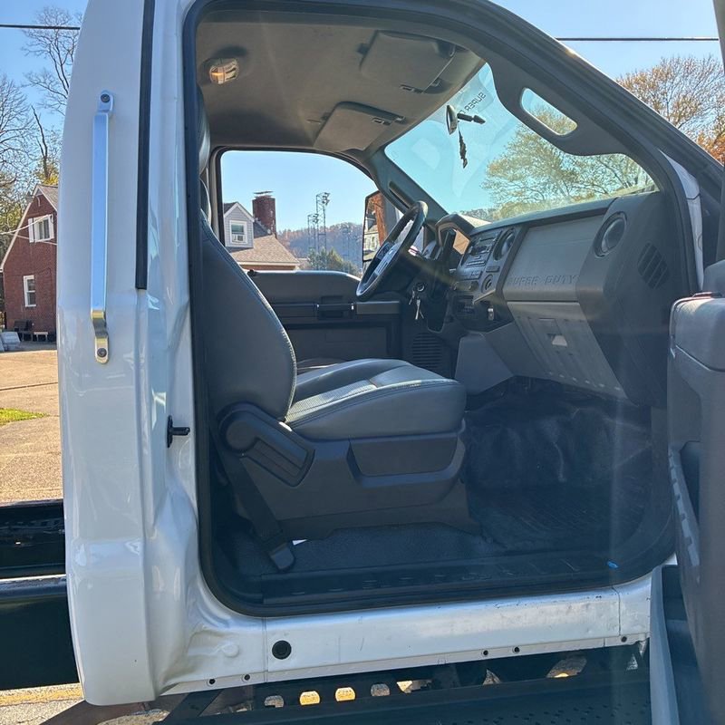 Used 2019 Ford F650 2WD Regular Cab Super Duty image 2