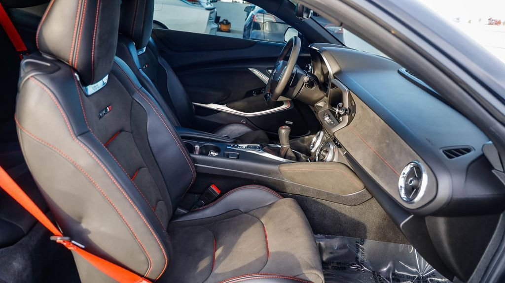 Used 2020 Chevrolet Camaro ZL1 image 18