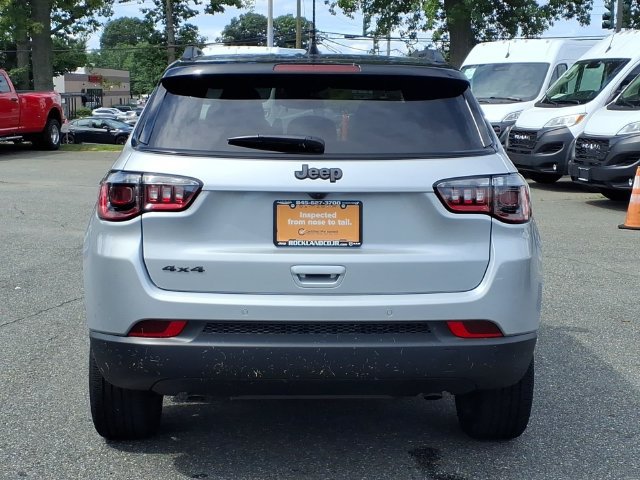 Used 2025 Jeep Compass Limited w/ Sun & Sound Group AWD/4WD image 6