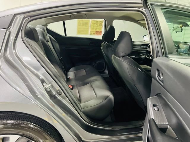 Used 2025 Nissan Altima 2.5 S FWD image 31