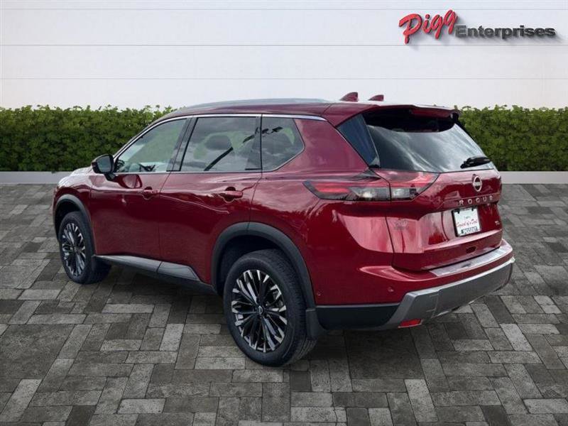Used 2025 Nissan Rogue SL w/ Tech Package image 2