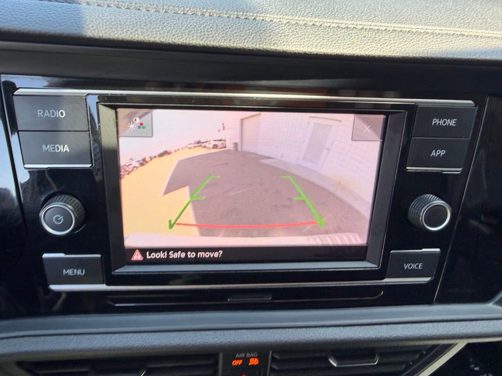 Used 2024 Volkswagen Jetta SE FWD image 24