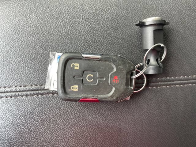 Used 2024 GMC Terrain SLE w/ Driver Convenience Package FWD image 29
