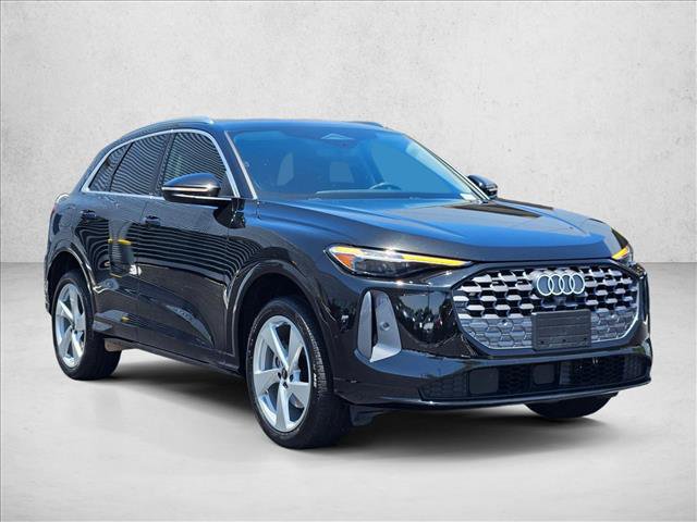 Certified 2025 Audi Q5 Premium AWD/4WD image 3