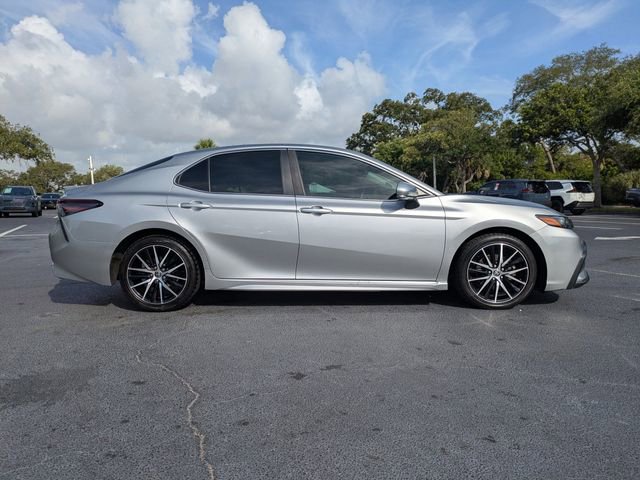 Used 2023 Toyota Camry SE w/ Convenience Package FWD image 3