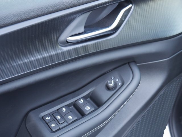 New 2025 Jeep Grand Cherokee Laredo image 13