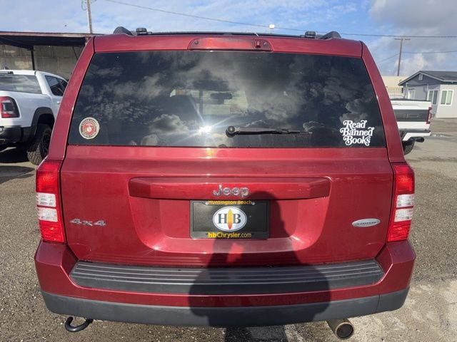 Used 2016 Jeep Patriot Latitude w/ Sun/Sound Group image 6