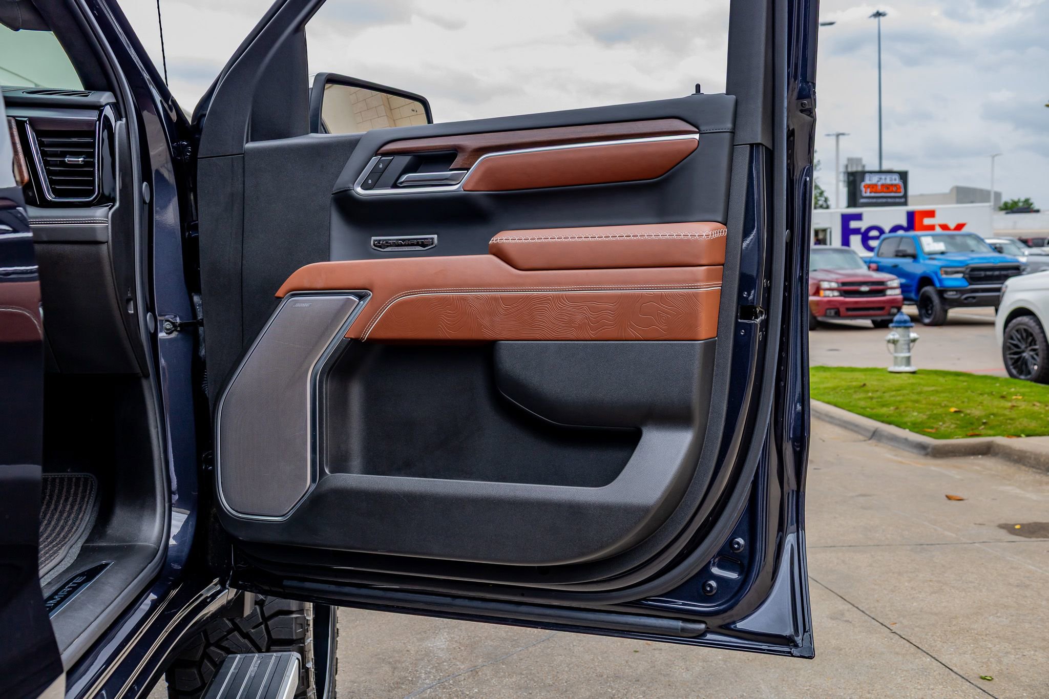 Used 2025 GMC Sierra 1500 Denali Ultimate image 37