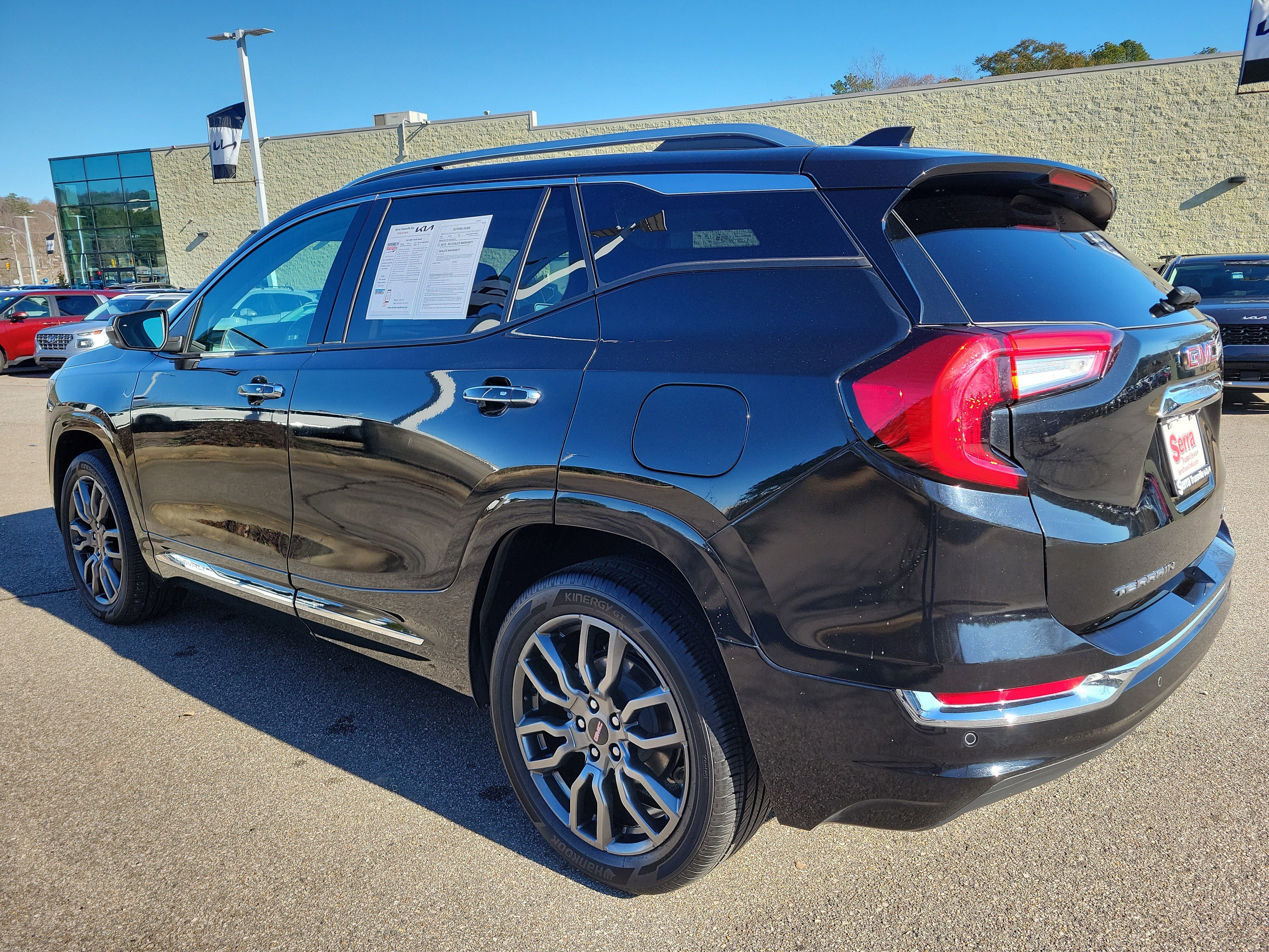 Used 2024 GMC Terrain Denali w/ Black Diamond Edition image 27