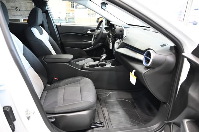 New 2026 Chevrolet Trax LS w/ Driver Confidence Package FWD image 10