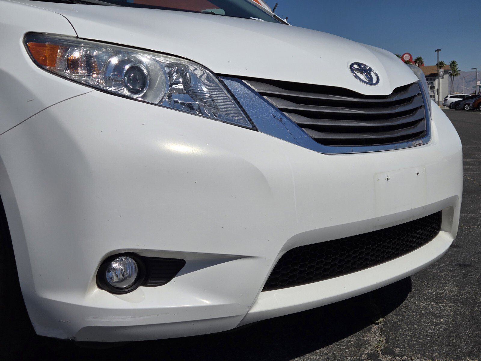 Used 2012 Toyota Sienna XLE FWD image 5