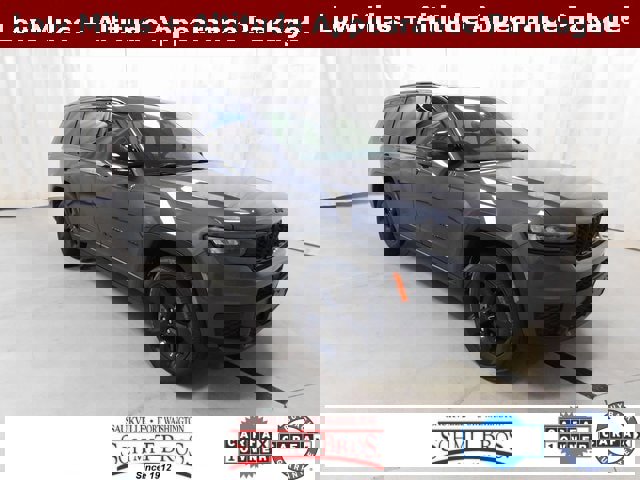 Used 2022 Jeep Grand Cherokee L Laredo image 1