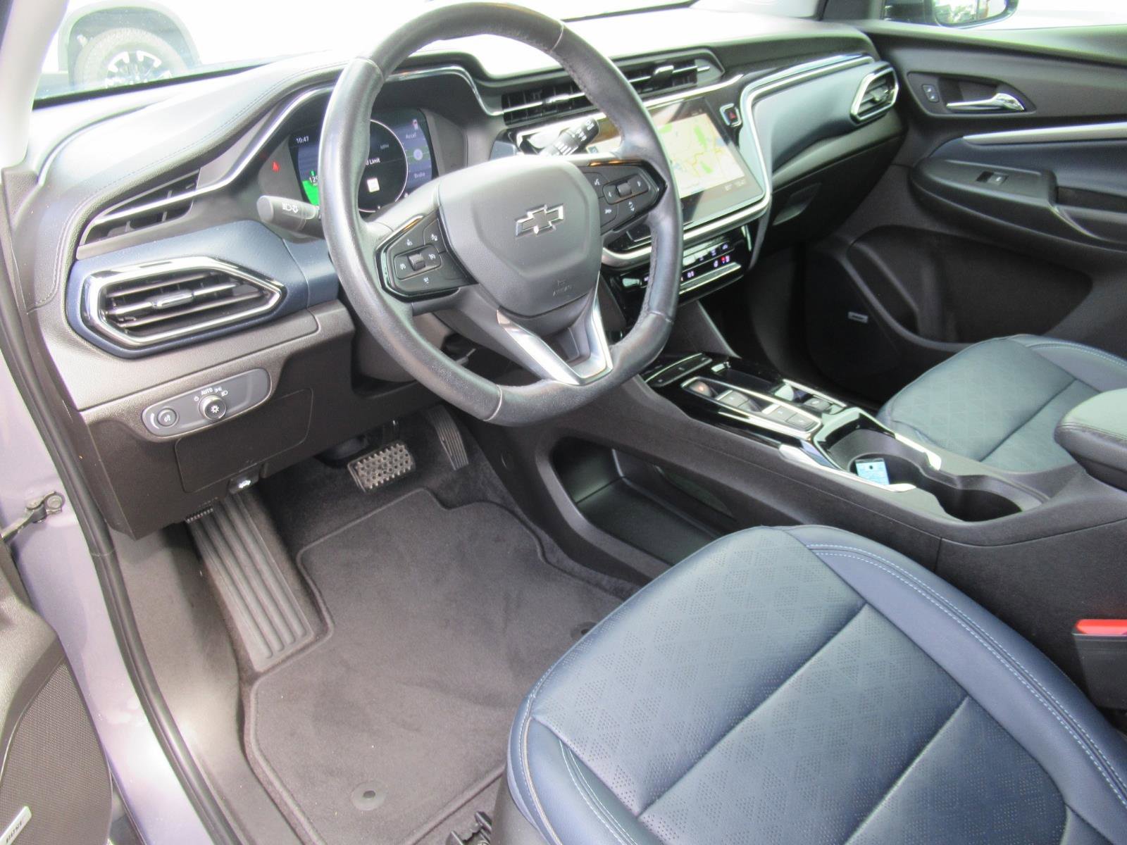 Used 2023 Chevrolet Bolt EUV Premier w/ Sun & Sound Package image 14