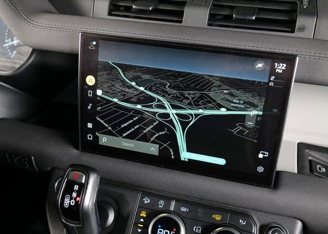 Used 2023 Land Rover Defender 90 S image 17