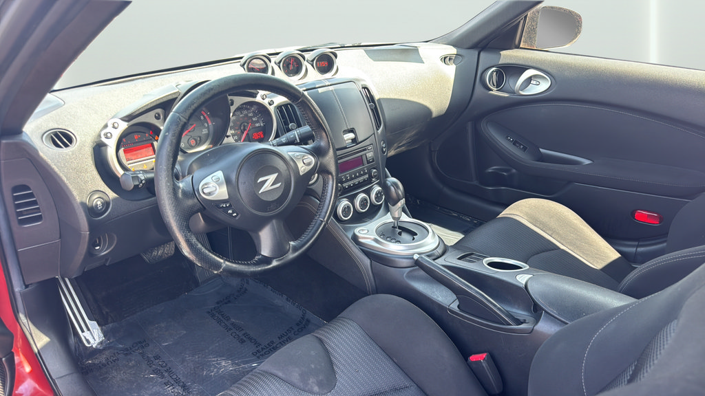 Used 2016 Nissan 370Z Coupe RWD image 14