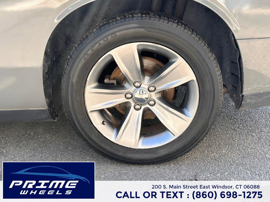 Used 2017 Dodge Challenger SXT RWD image 19