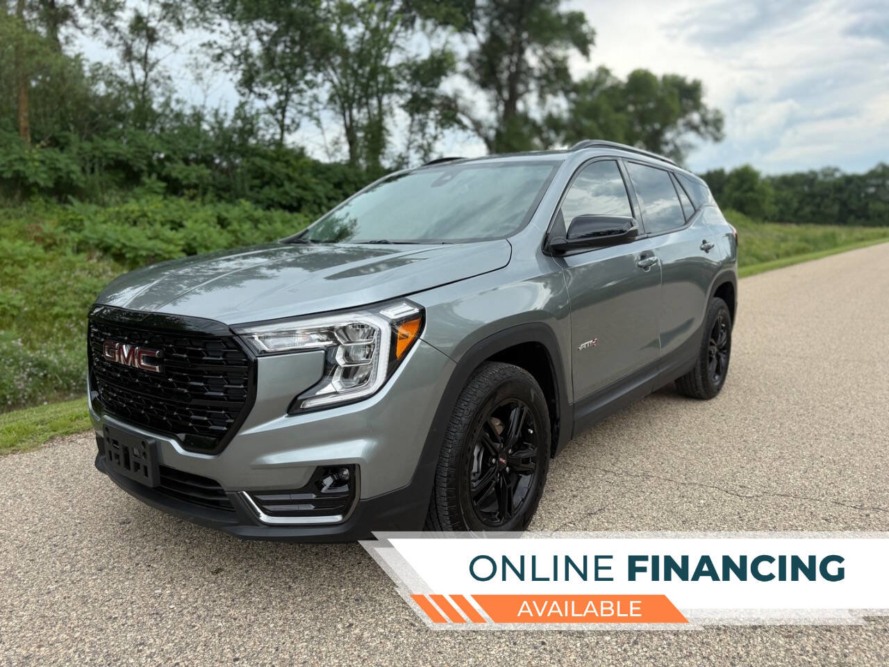 Used 2024 GMC Terrain AT4 image 1