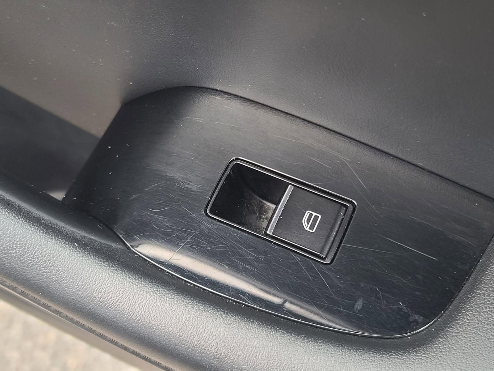 Used 2023 MAZDA MAZDA3 s image 22