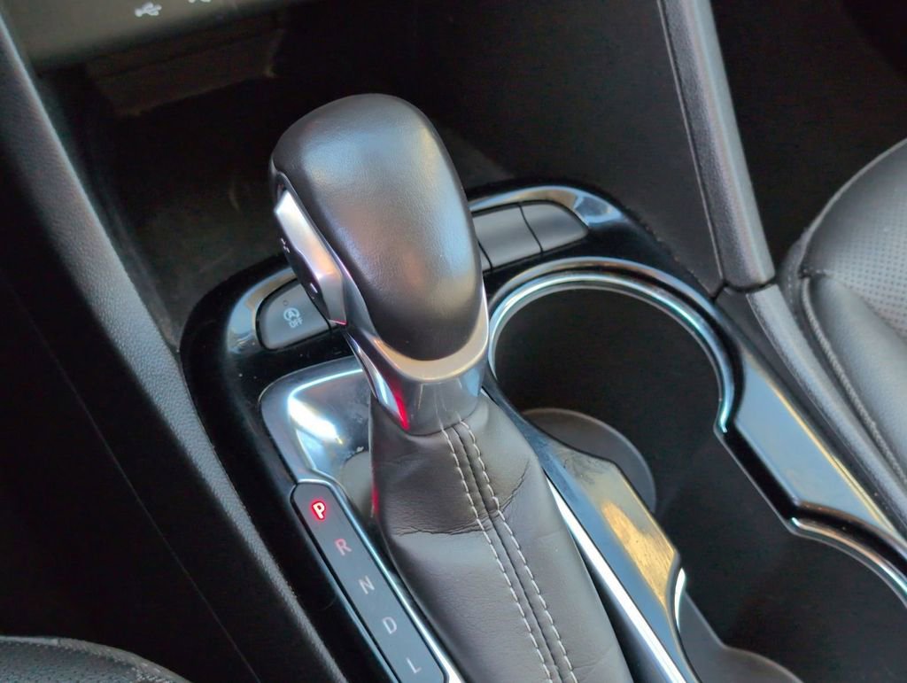 Used 2024 Buick Encore GX Sport Touring image 13