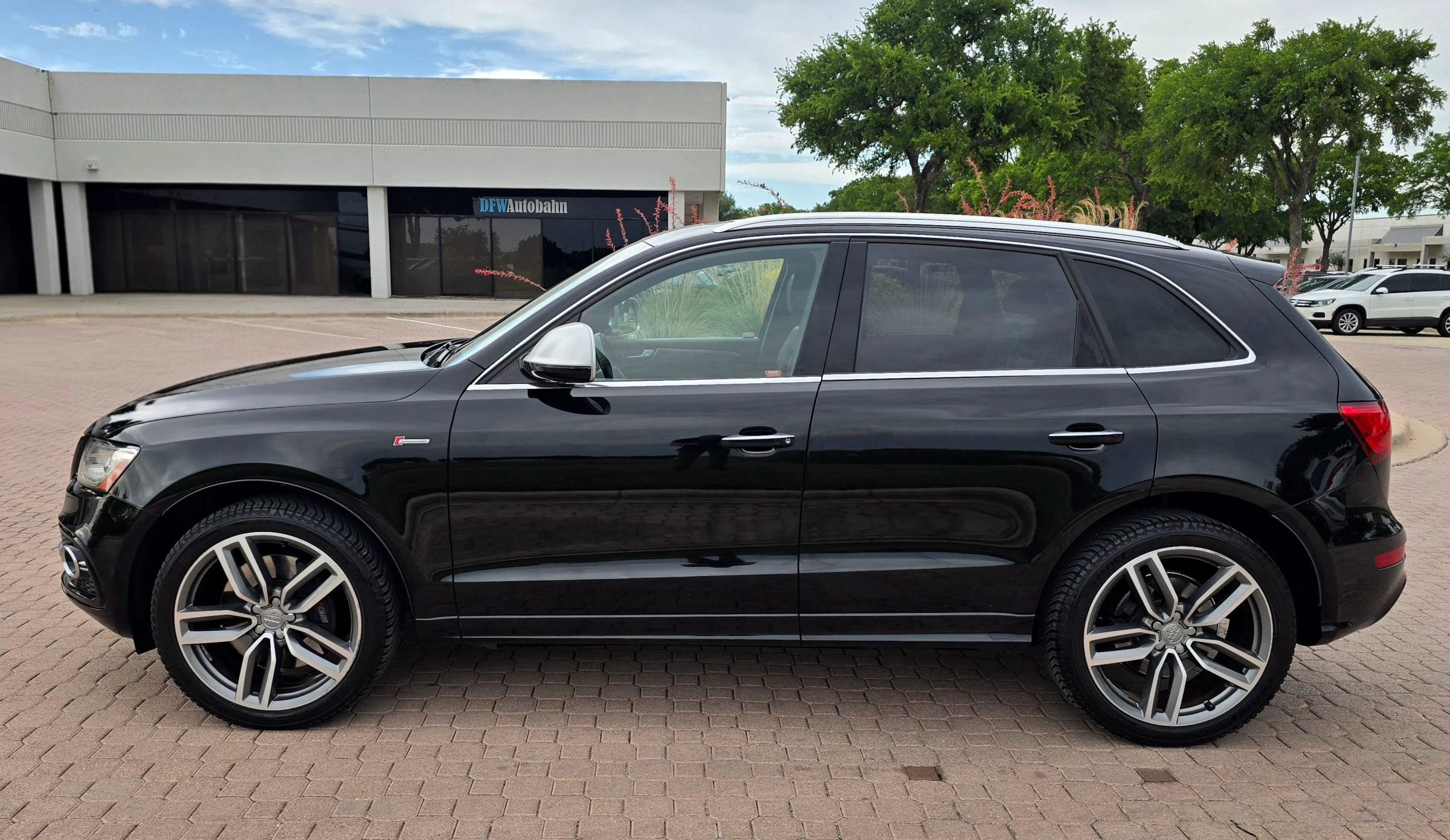 Used 2016 Audi SQ5 Prestige w/ Prestige Package AWD/4WD image 8