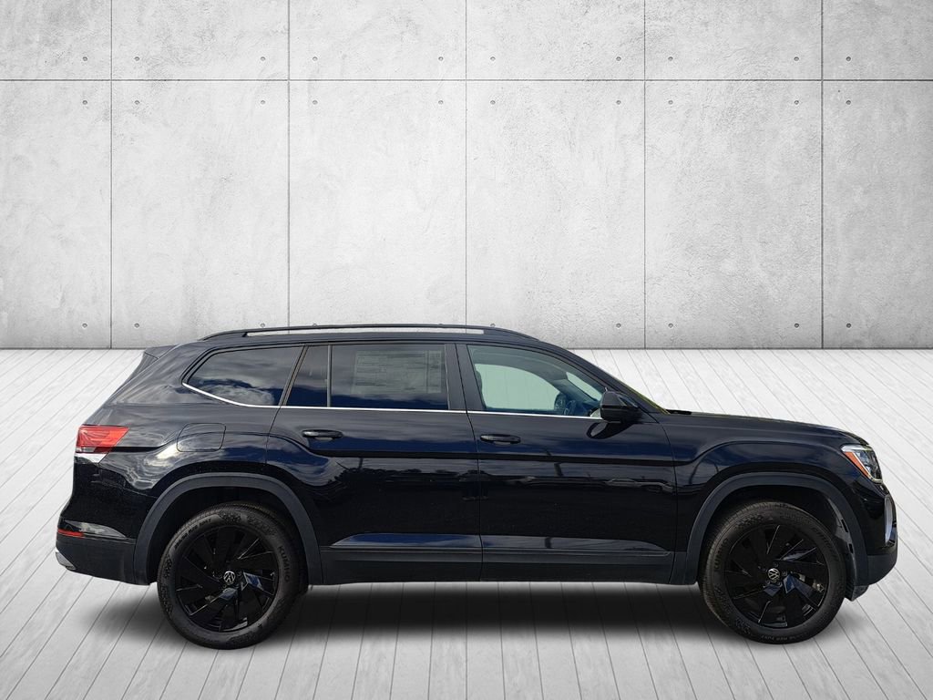 Used 2025 Volkswagen Atlas SE image 4