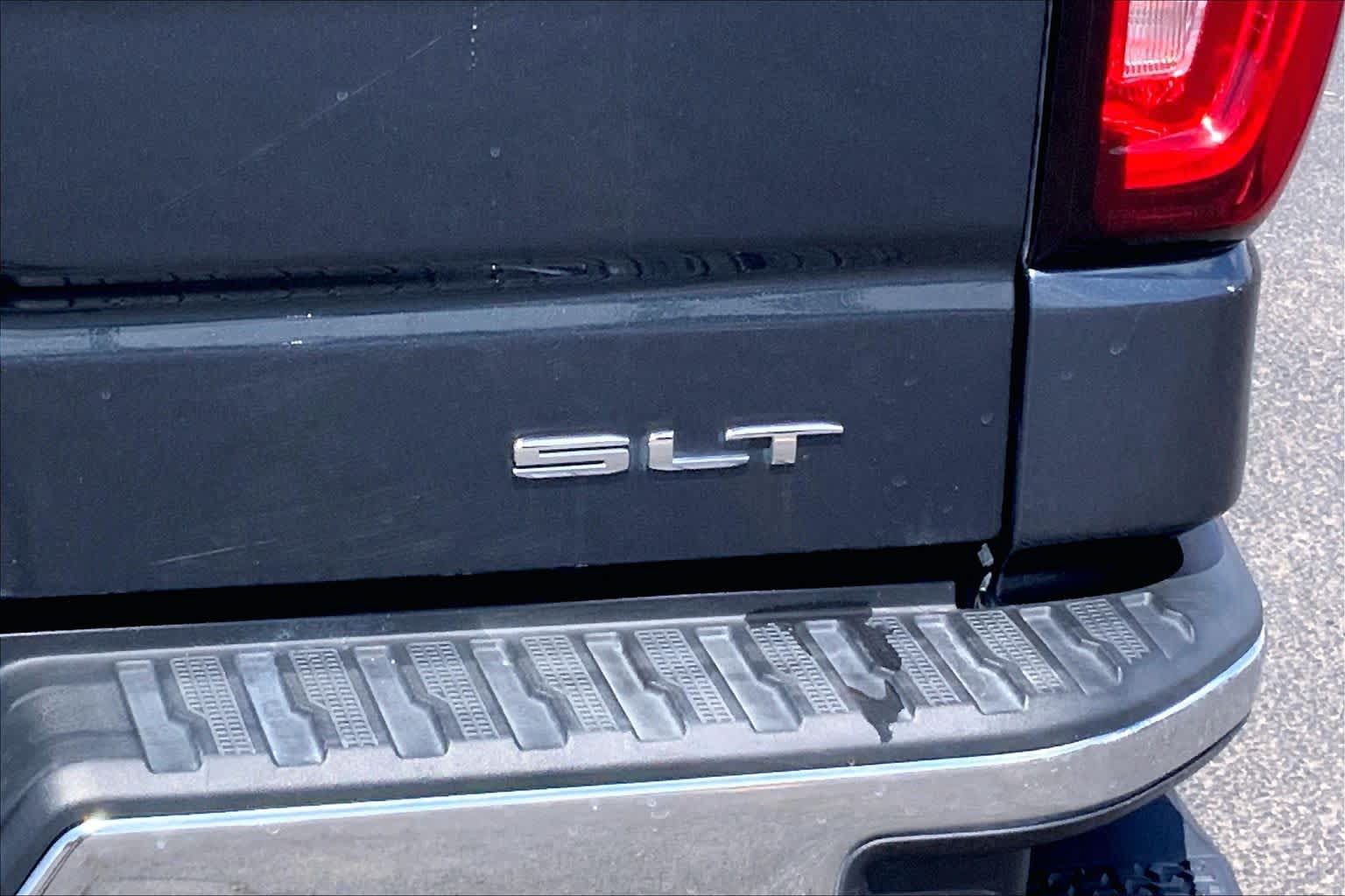 Used 2020 GMC Sierra 1500 SLT RWD image 10