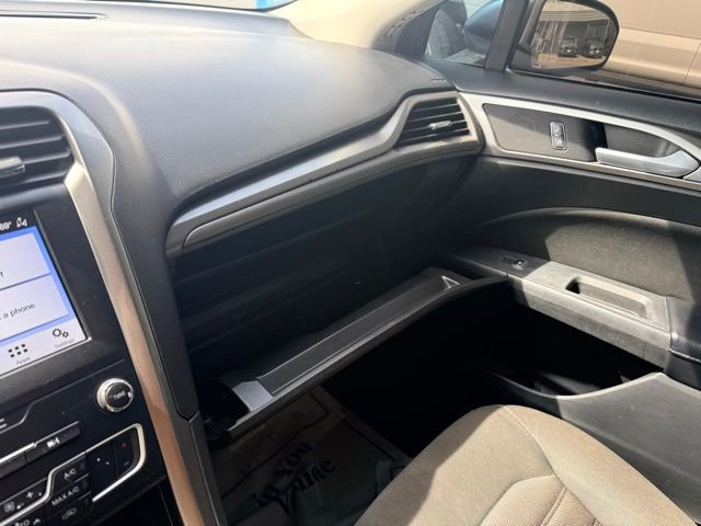 Used 2019 Ford Fusion SE image 24