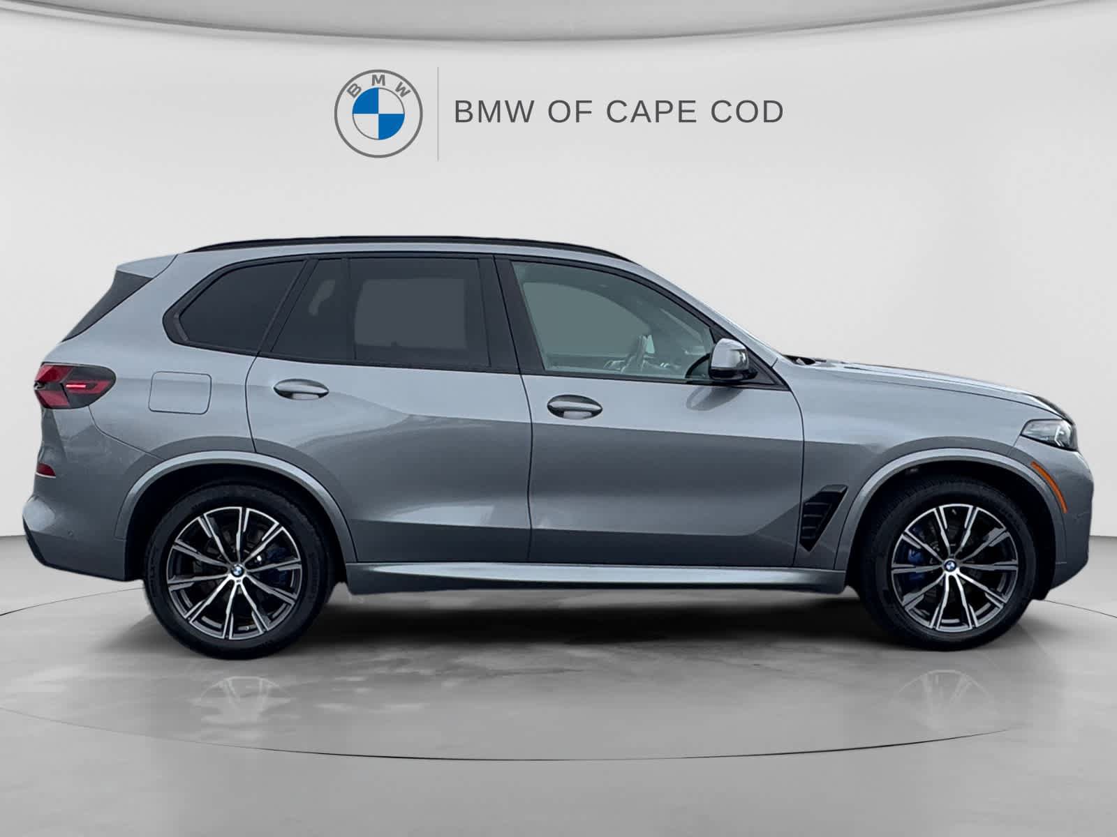 Used 2025 BMW X5 xDrive40i w/ M Sport Package AWD/4WD image 8