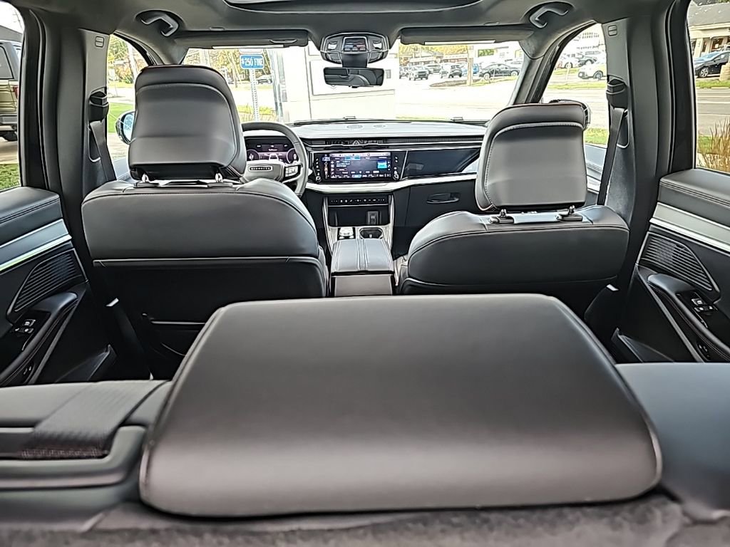 Used 2024 Jeep Wagoneer Launch Edition image 23