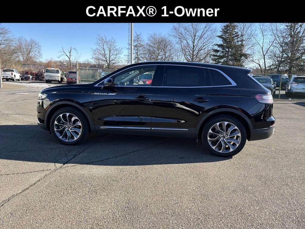 Certified 2022 Lincoln Nautilus Reserve w/ Luxury Package image 2