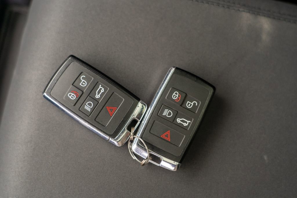 Used 2023 Land Rover Defender 110 S AWD/4WD image 30