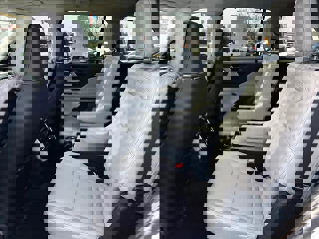 Used 2025 Lincoln Aviator Reserve w/ Equipment Group 201A image 11