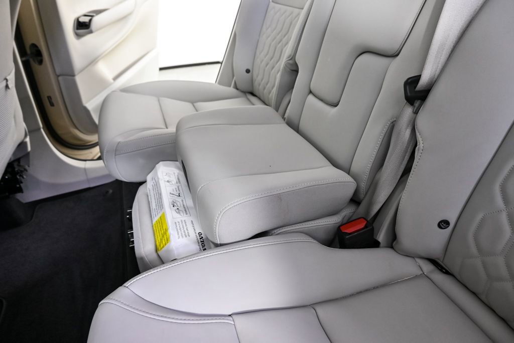 Certified 2025 Volvo EX90 Ultra AWD/4WD image 24