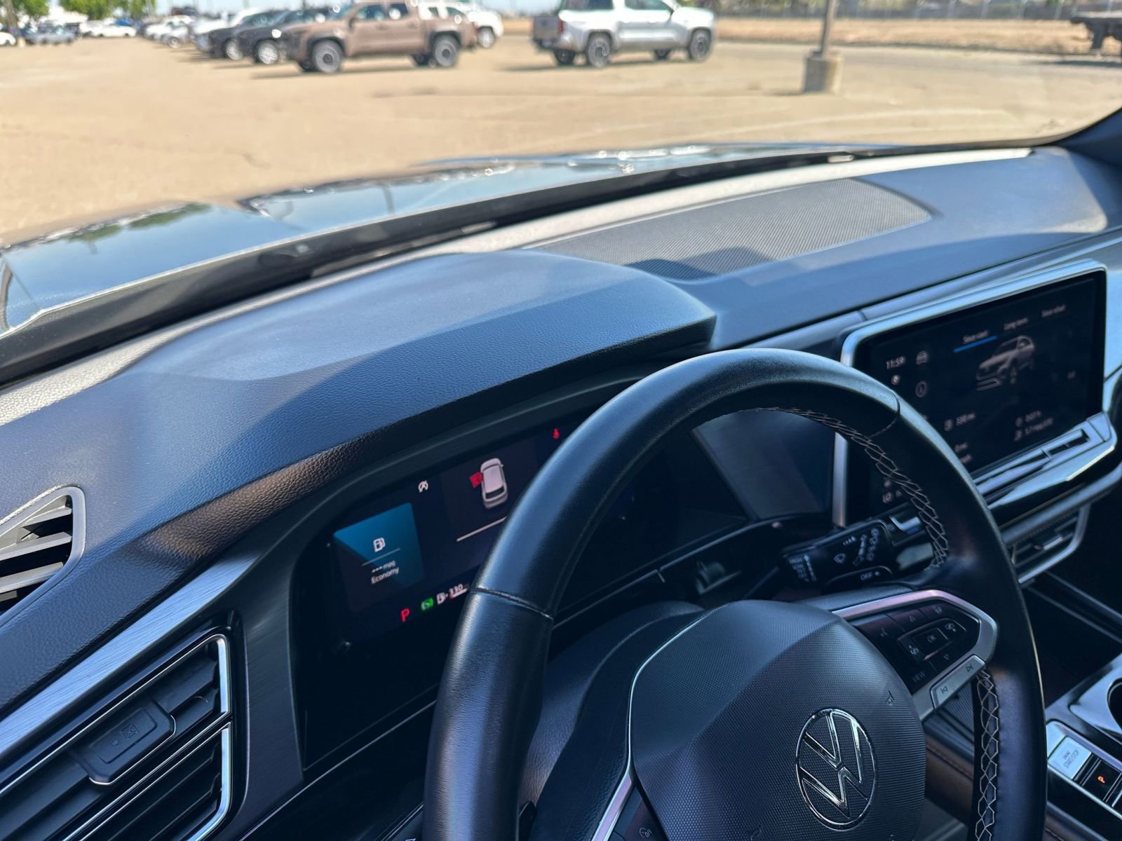 Used 2025 Volkswagen Atlas Cross Sport SE image 36