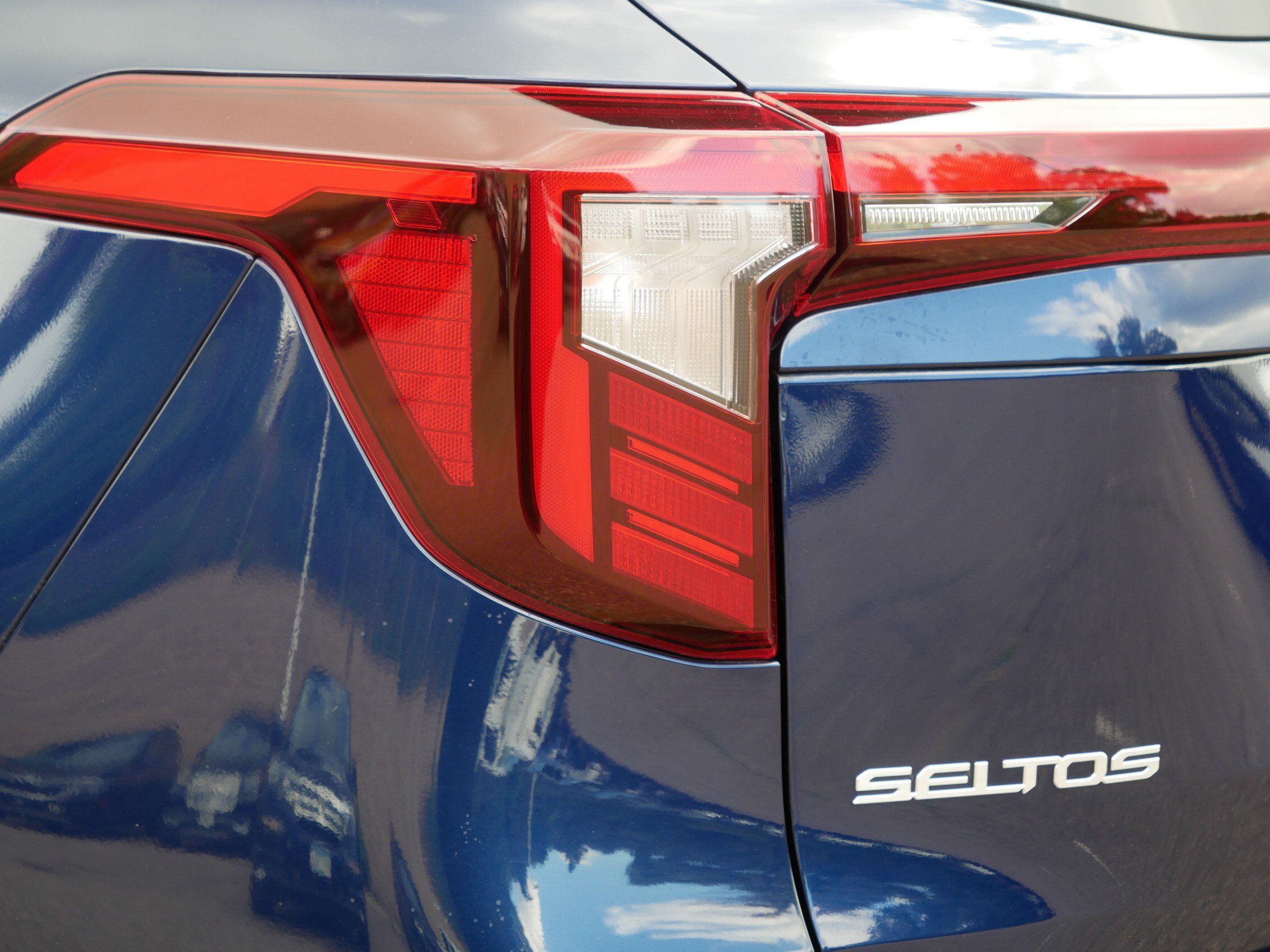 Certified 2024 Kia Seltos EX AWD/4WD image 17