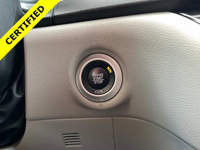 Used 2024 Chrysler Pacifica Touring-L image 27